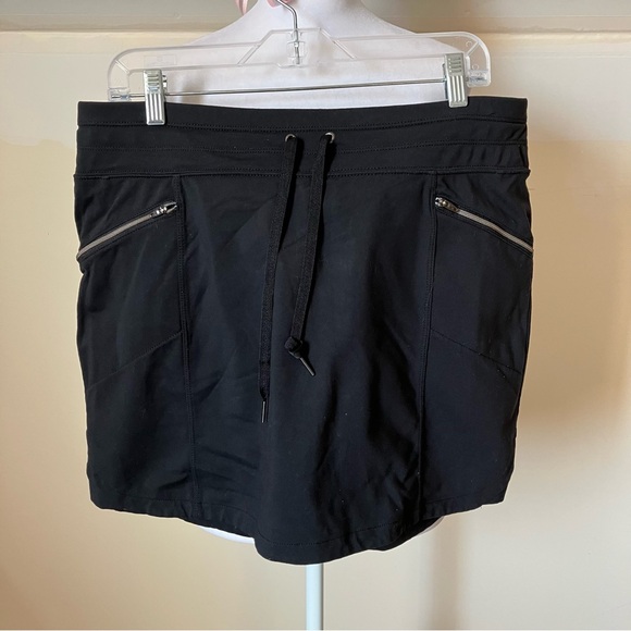 Athleta Black Metro Downtown Athletic Skirt Skort
Size Large - Picture 2 of 7